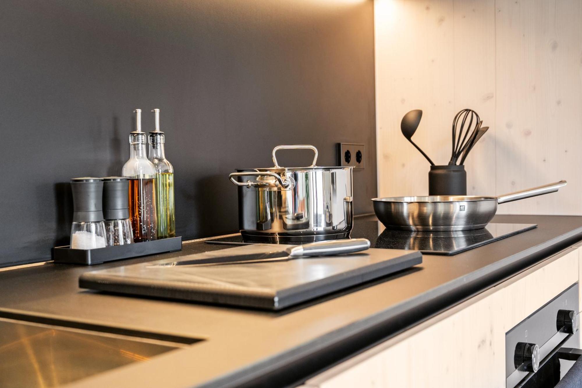 Mono Design Apartment